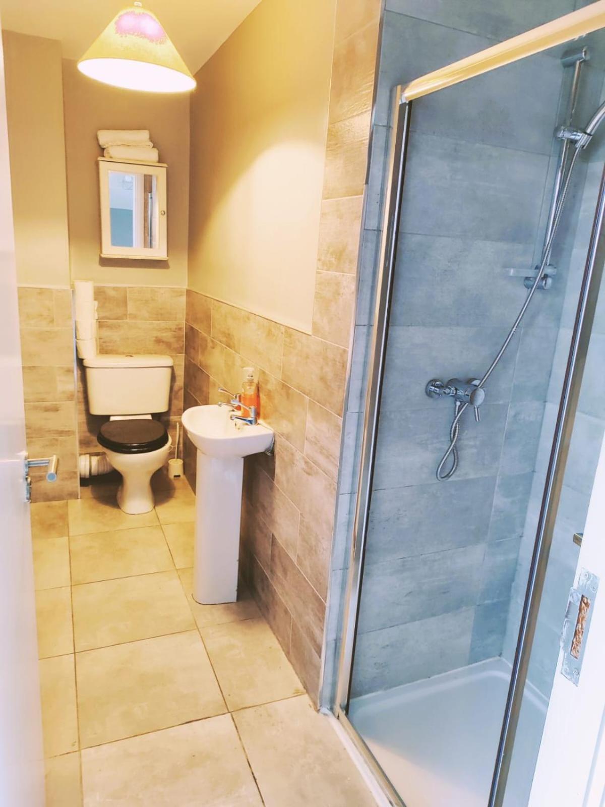 Сasa de vacaciones Large 3 Bedroom Home, 3 Bathrooms, Free Parking, Fast Wifi Belfast